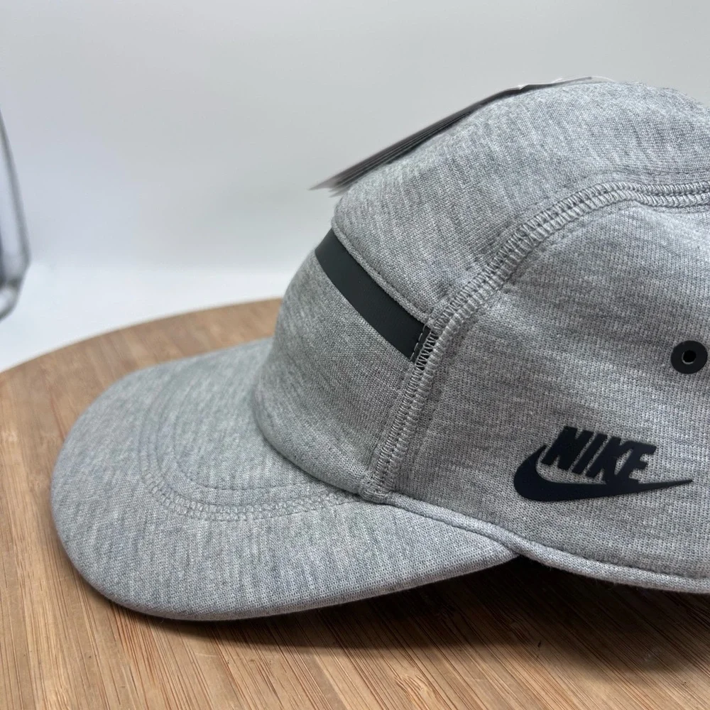 Nike Fly‎ Unstructured Tech Fleece Bill Cap Hat Grey Heather Size S/M HJ3504 063